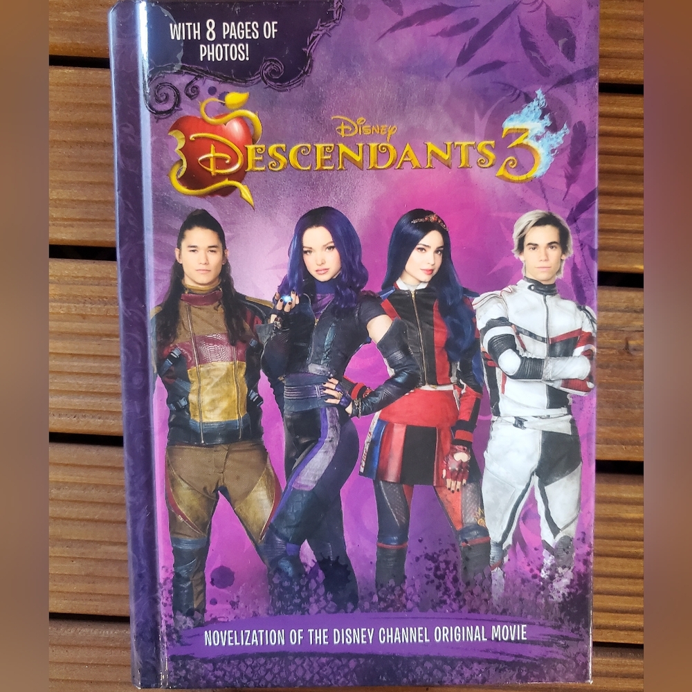 "Descendants 3" BOOK